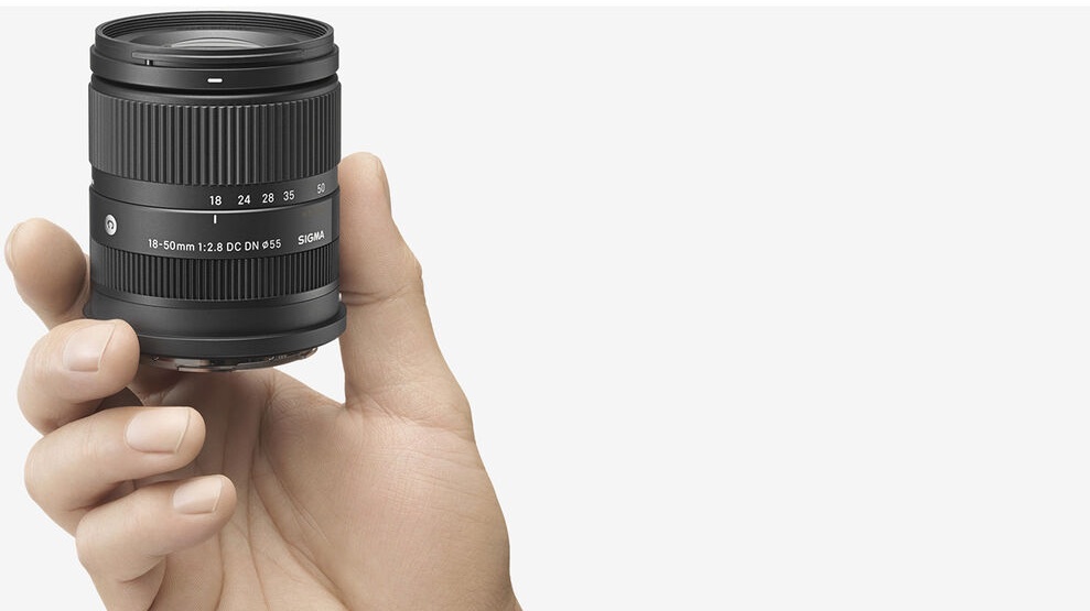 F2.8 Standard Zoom Lenses for Sony APS-C Cameras Size Comparison: Sony  16-55 vs Tamron 17-70 vs Sigma 18-50